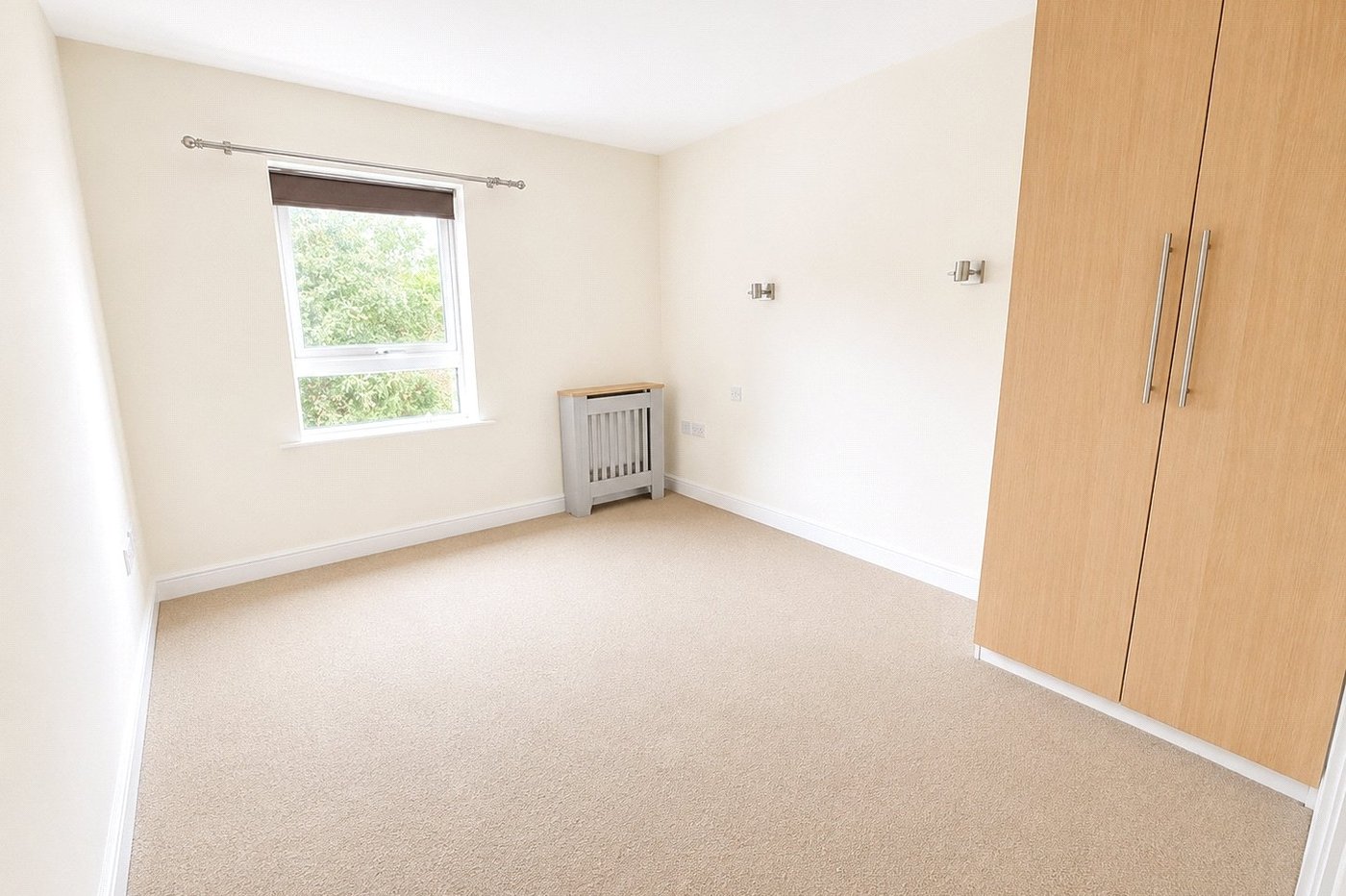 3 bedroom property for sale in London | Robinson Jackson