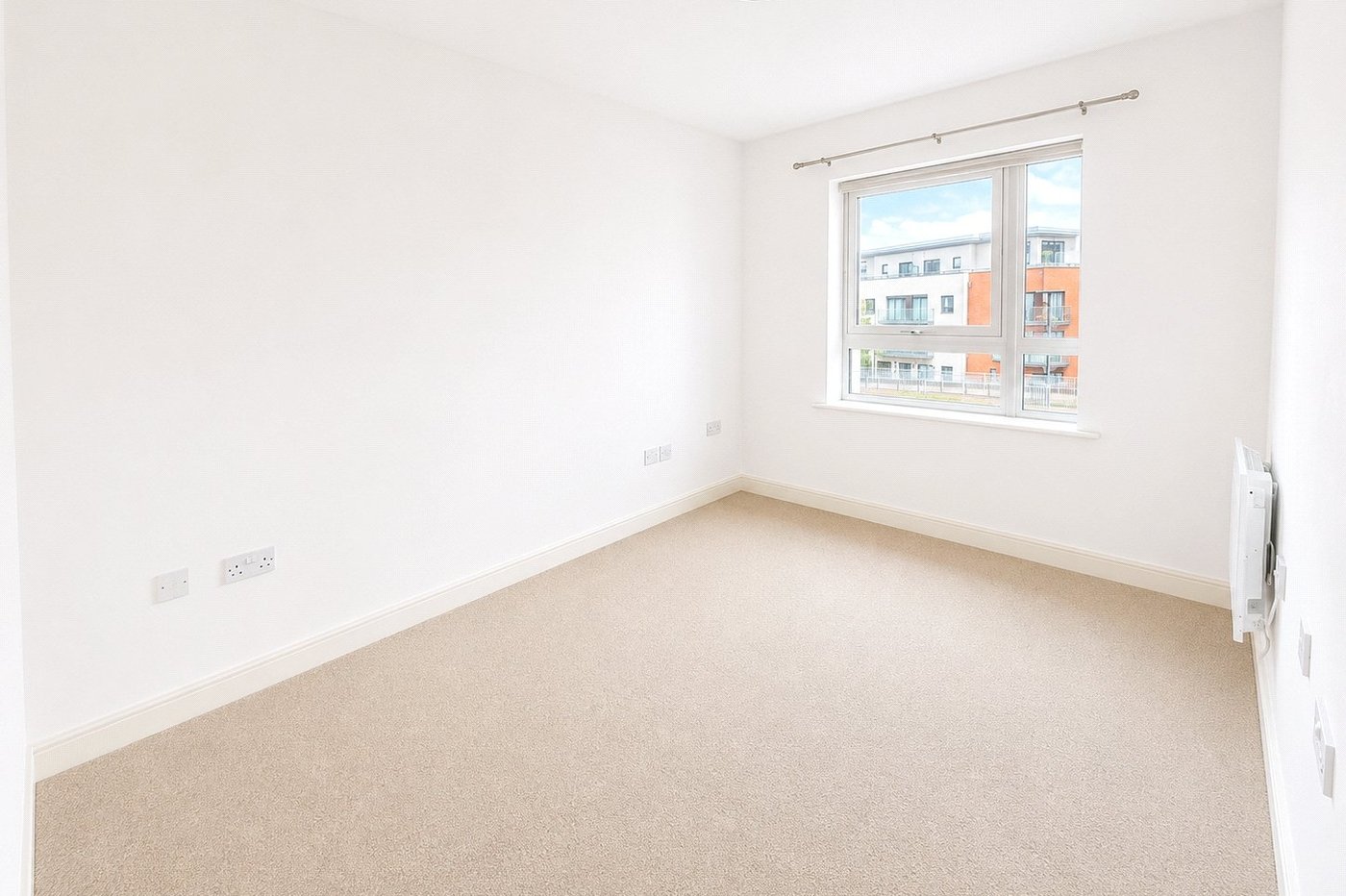 3 bedroom property for sale in London | Robinson Jackson