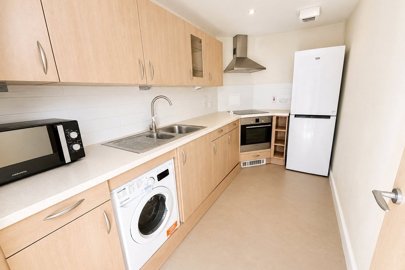 3 bedroom property for sale in London | Robinson Jackson
