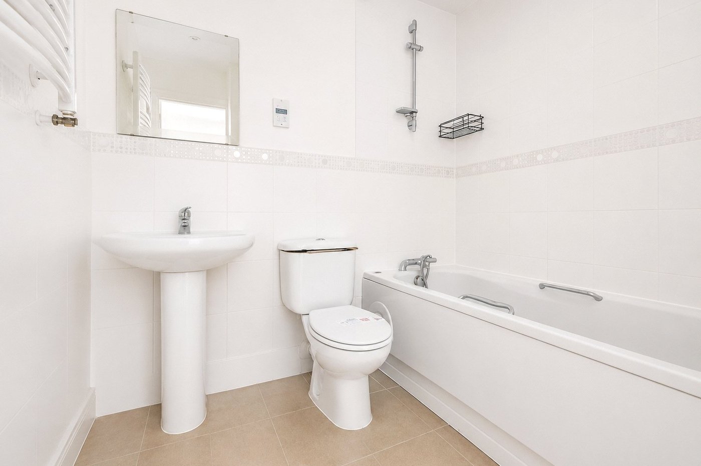 3 bedroom property for sale in London | Robinson Jackson