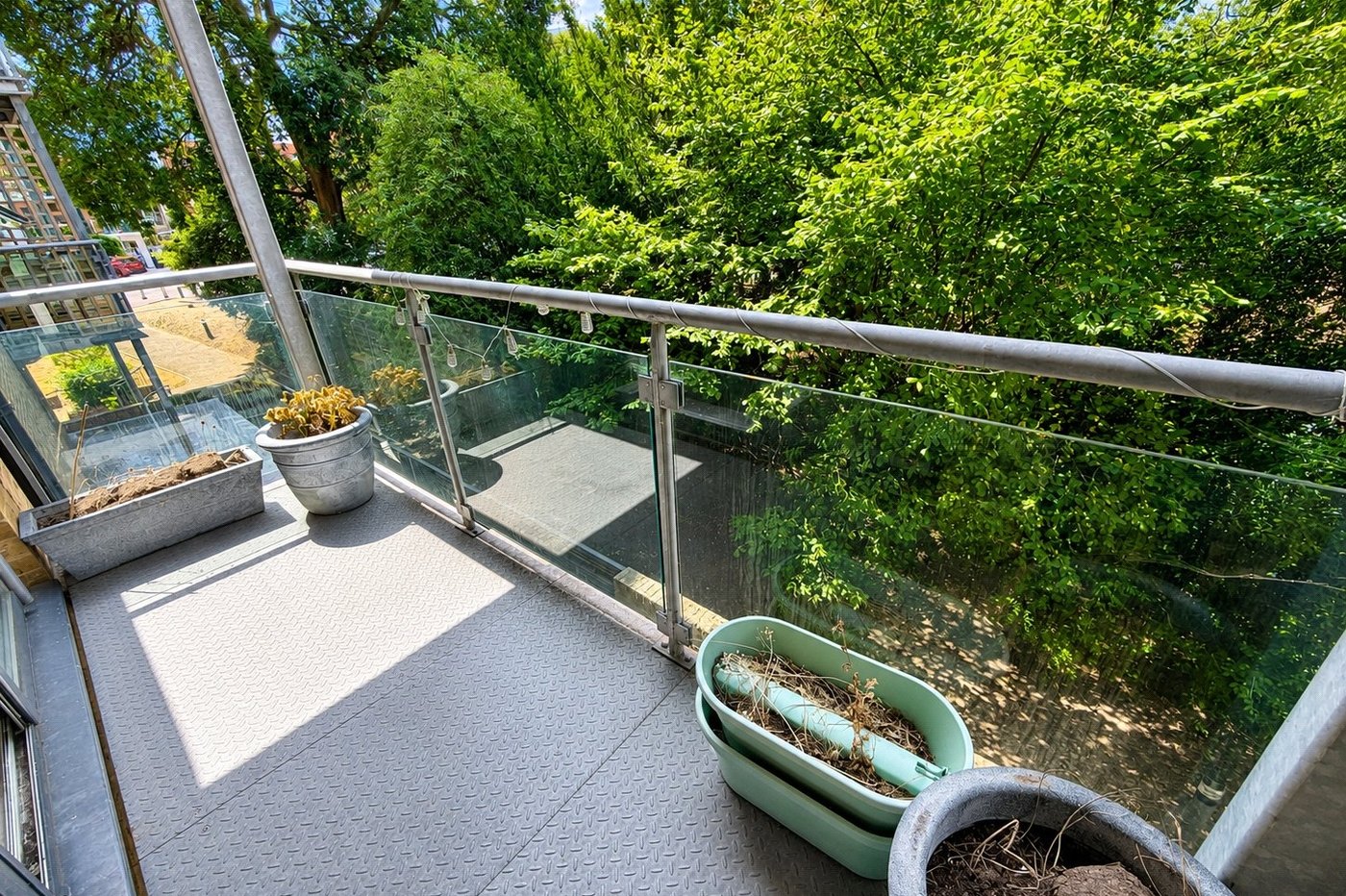 3 bedroom property for sale in London | Robinson Jackson