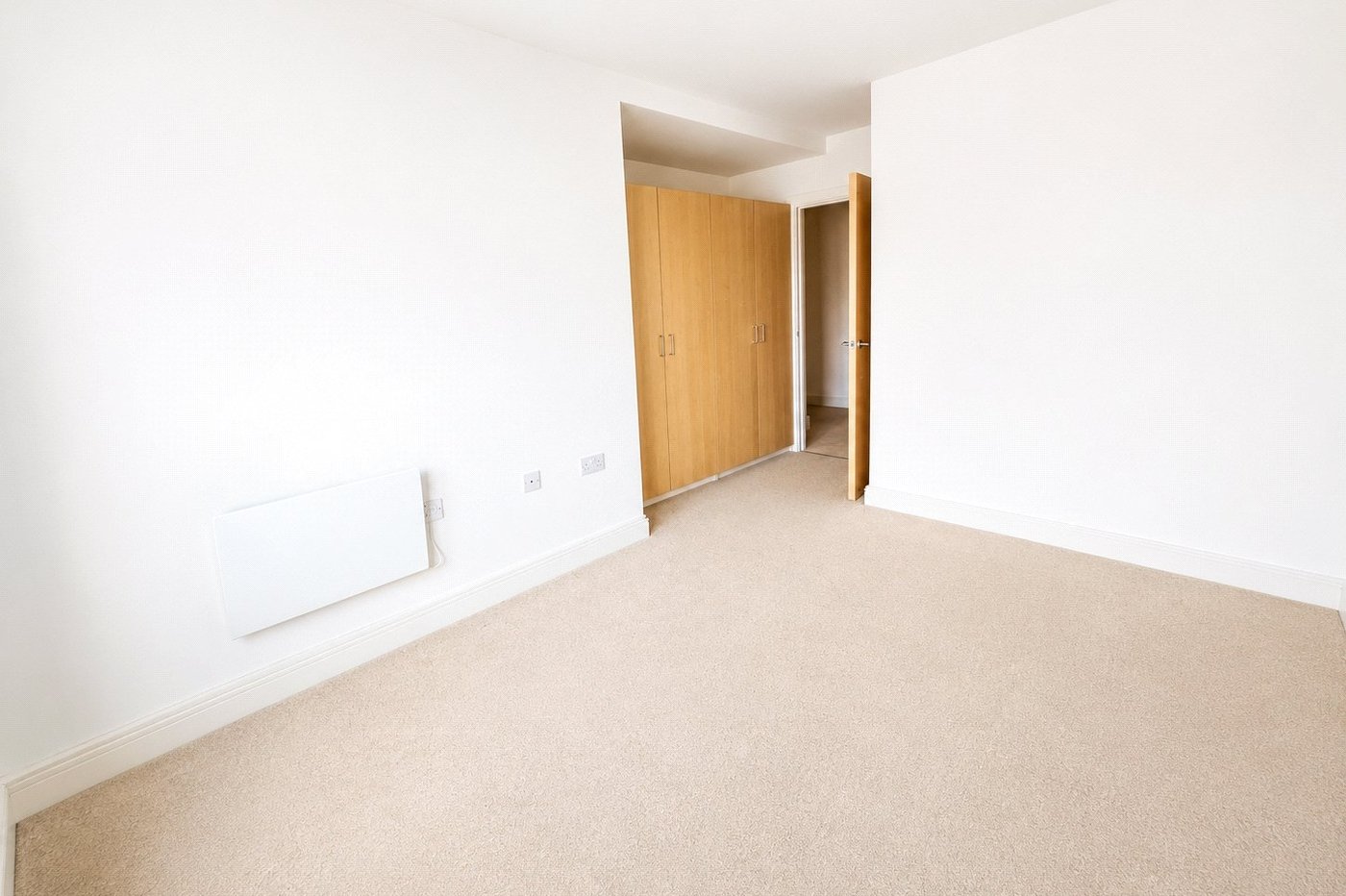 3 bedroom property for sale in London | Robinson Jackson