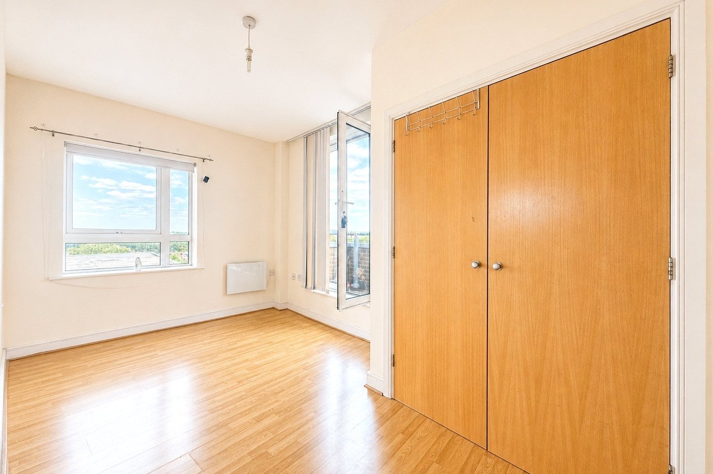 2 bedroom property for sale in London | Robinson Jackson