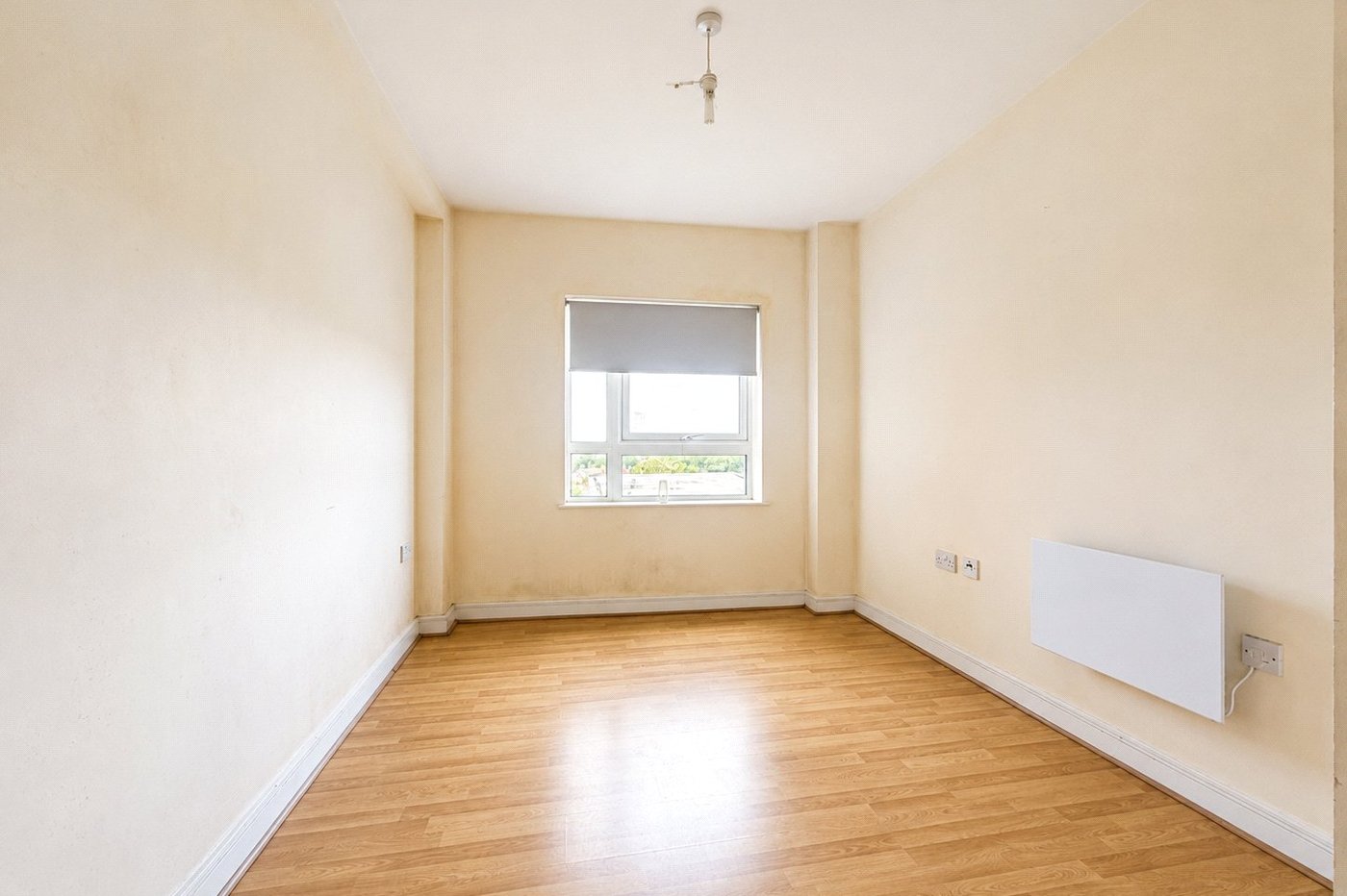 2 bedroom property for sale in London | Robinson Jackson