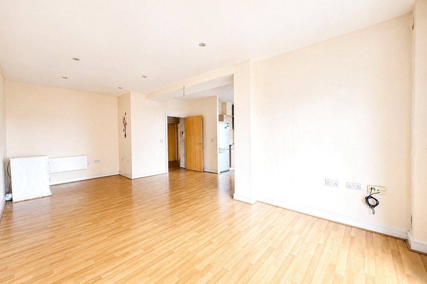 2 bedroom property for sale in London | Robinson Jackson