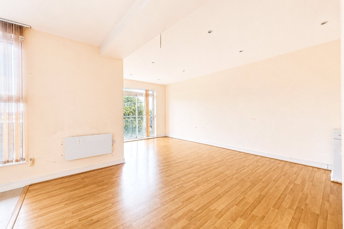 2 bedroom property for sale in London | Robinson Jackson