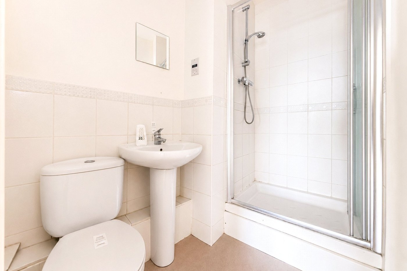 2 bedroom property for sale in London | Robinson Jackson