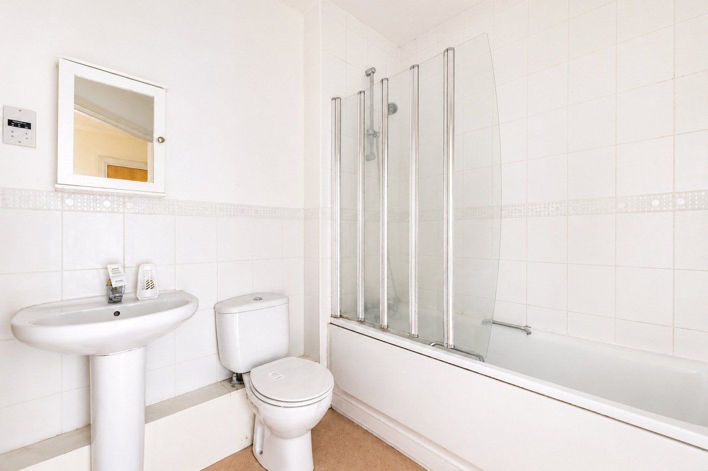 2 bedroom property for sale in London | Robinson Jackson