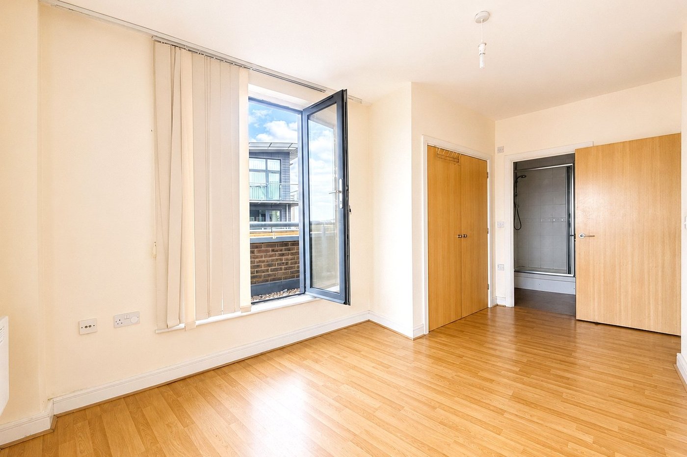 2 bedroom property for sale in London | Robinson Jackson
