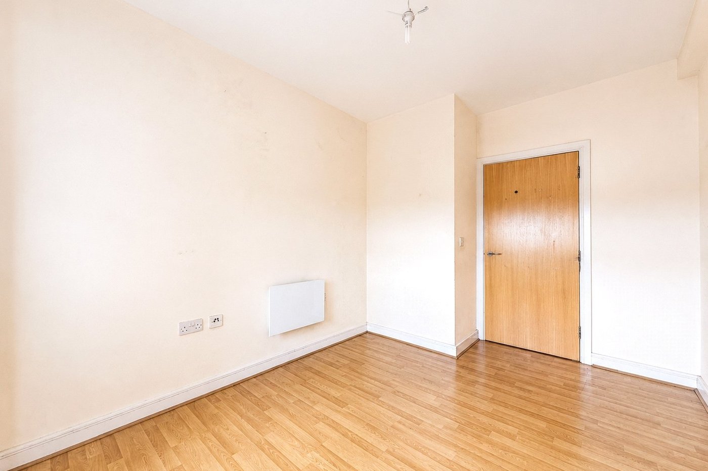 2 bedroom property for sale in London | Robinson Jackson