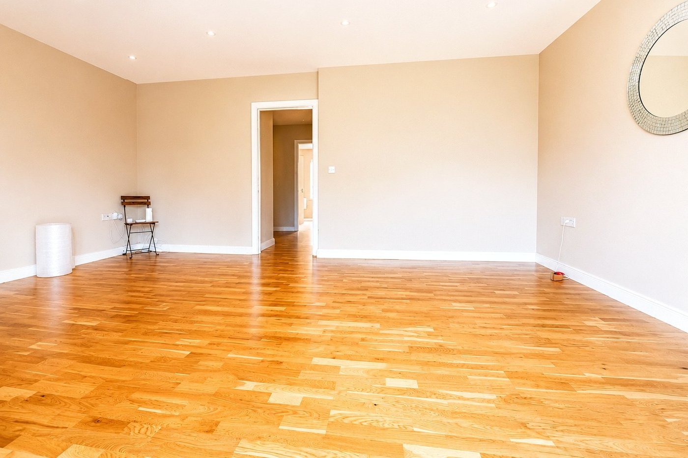 2 bedroom property for sale in London | Robinson Jackson