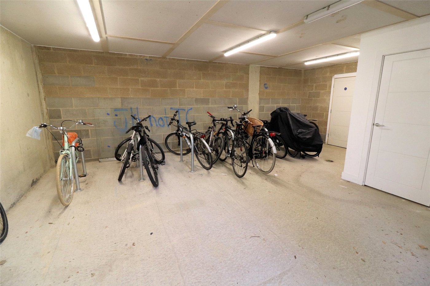 1 bedroom property for sale in Trumpington | Robinson Jackson