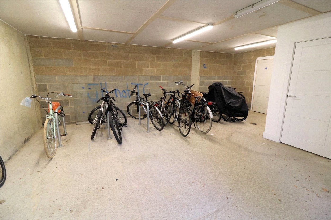 1 bedroom property for sale in Trumpington | Robinson Jackson