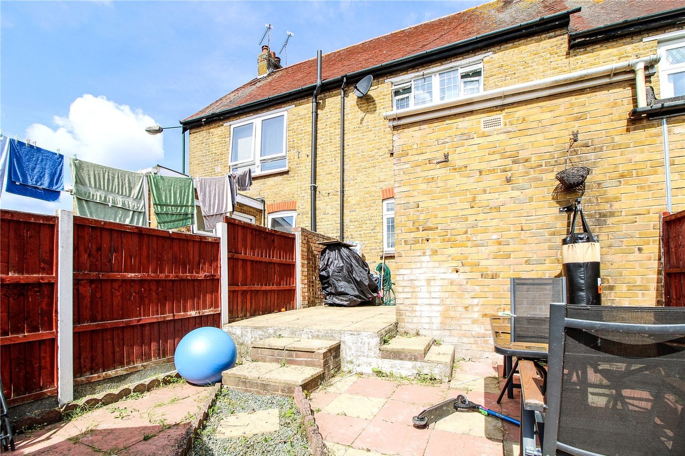 3 bedroom house for sale in Rainham | Robinson Michael & Jackson