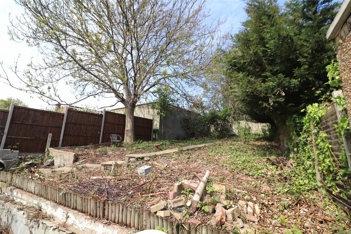 2 bedroom bungalow for sale in Erith | Robinson Jackson