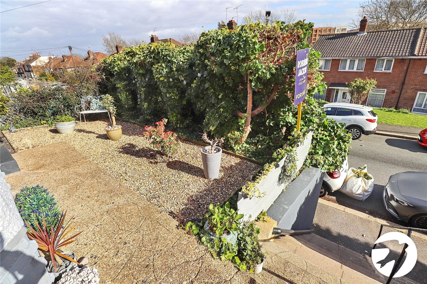 4 bedroom bungalow for sale in Erith | Robinson Jackson