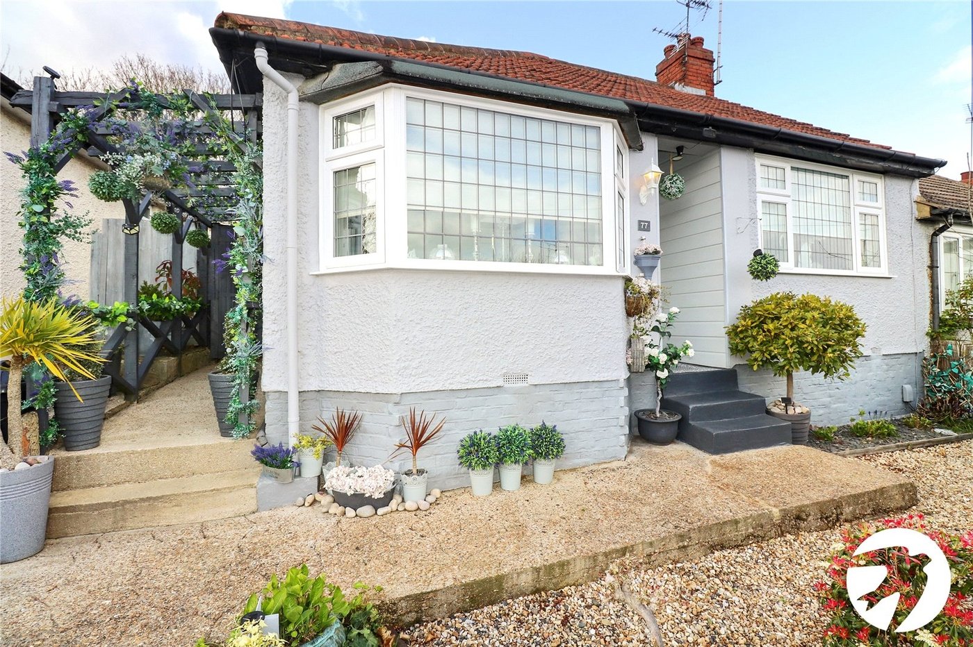 4 bedroom bungalow for sale in Erith | Robinson Jackson