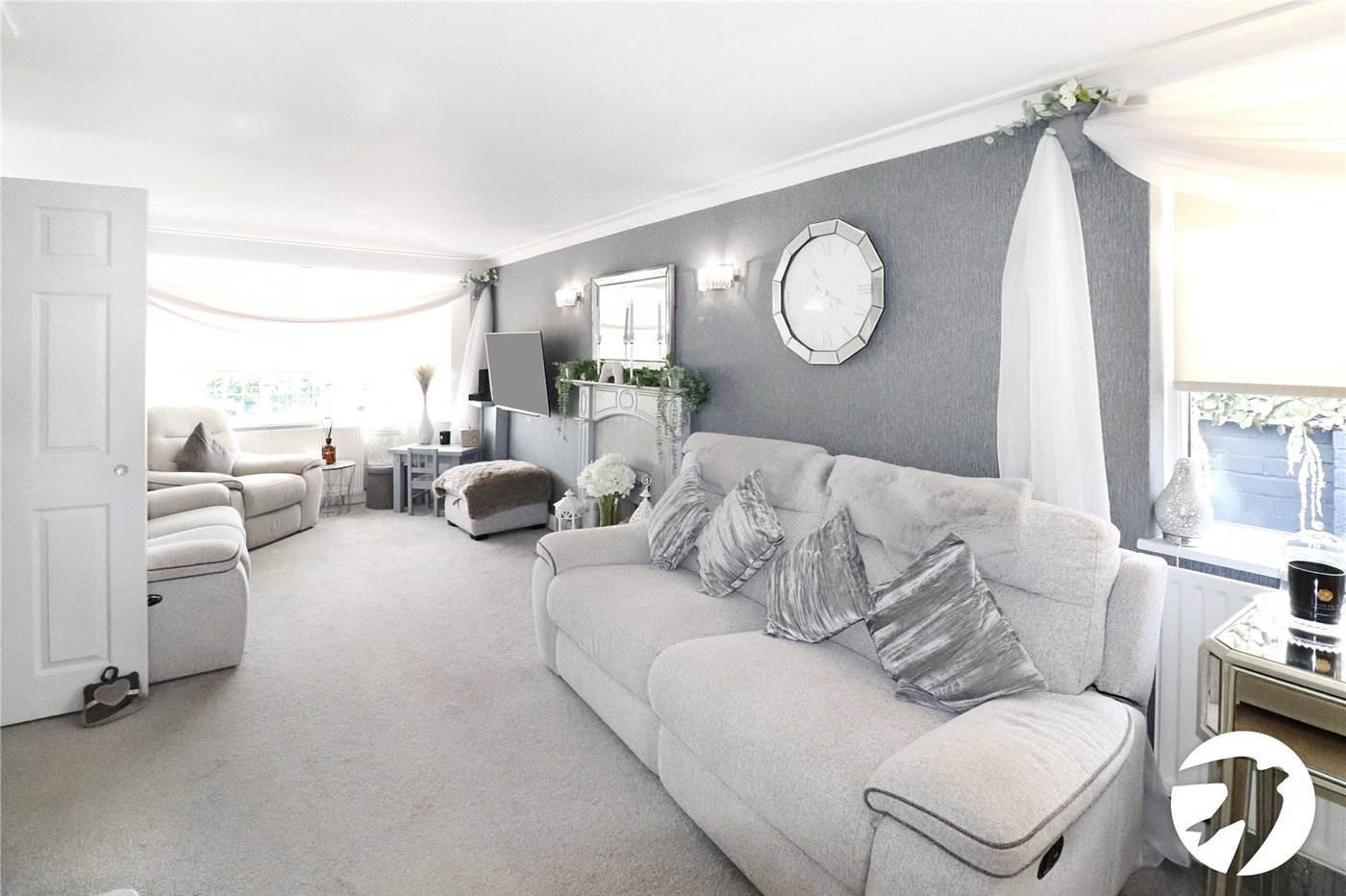 4 bedroom bungalow for sale in Erith | Robinson Jackson