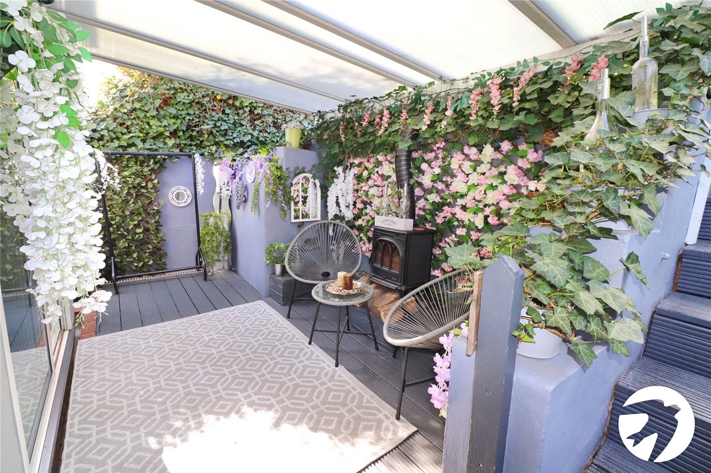 4 bedroom bungalow for sale in Erith | Robinson Jackson