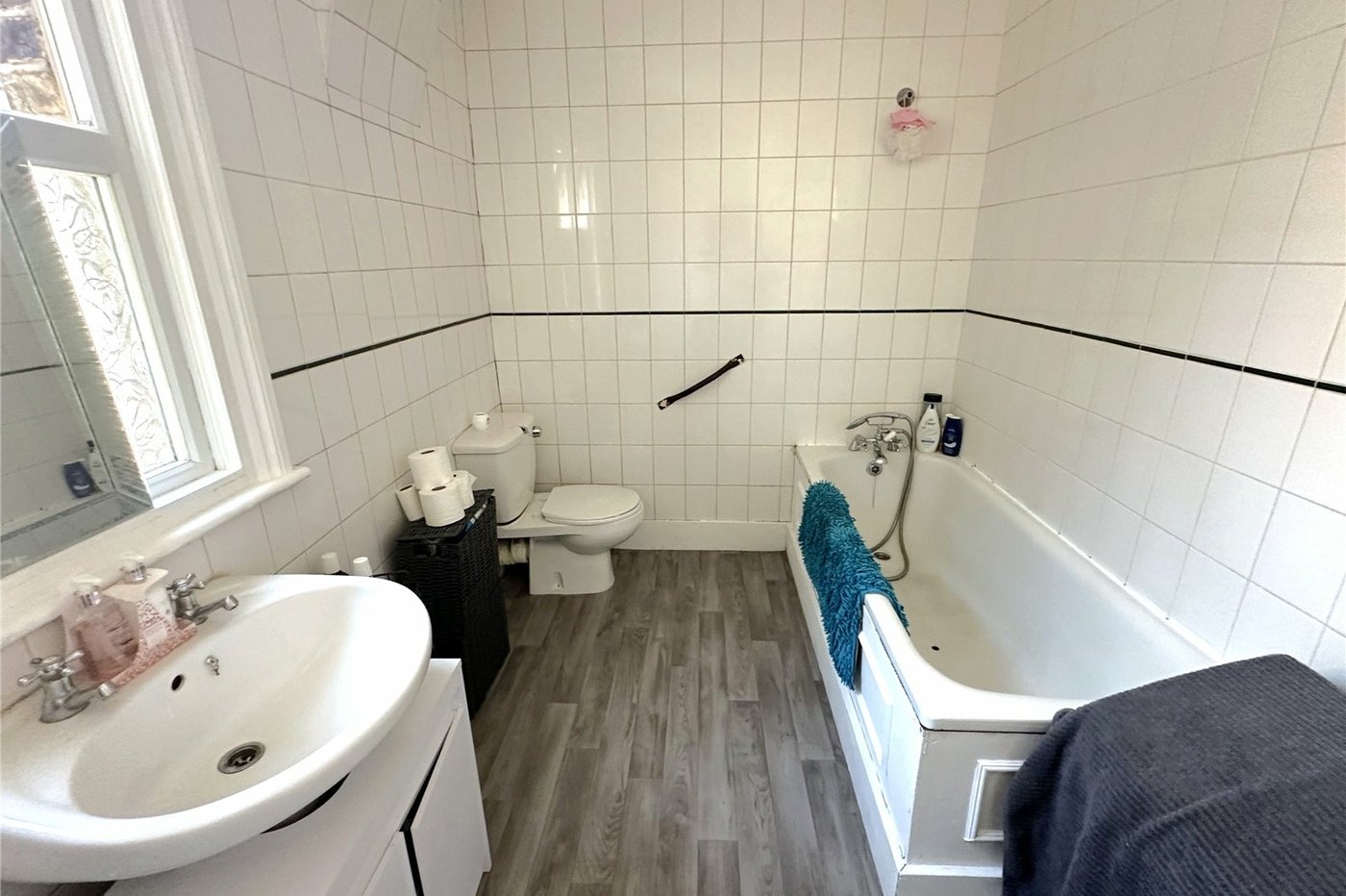 3 bedroom house for sale in London | Robinson Jackson