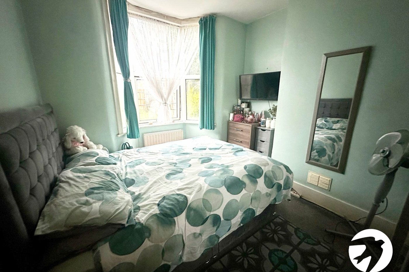 2 bedroom property for sale in London | Robinson Jackson