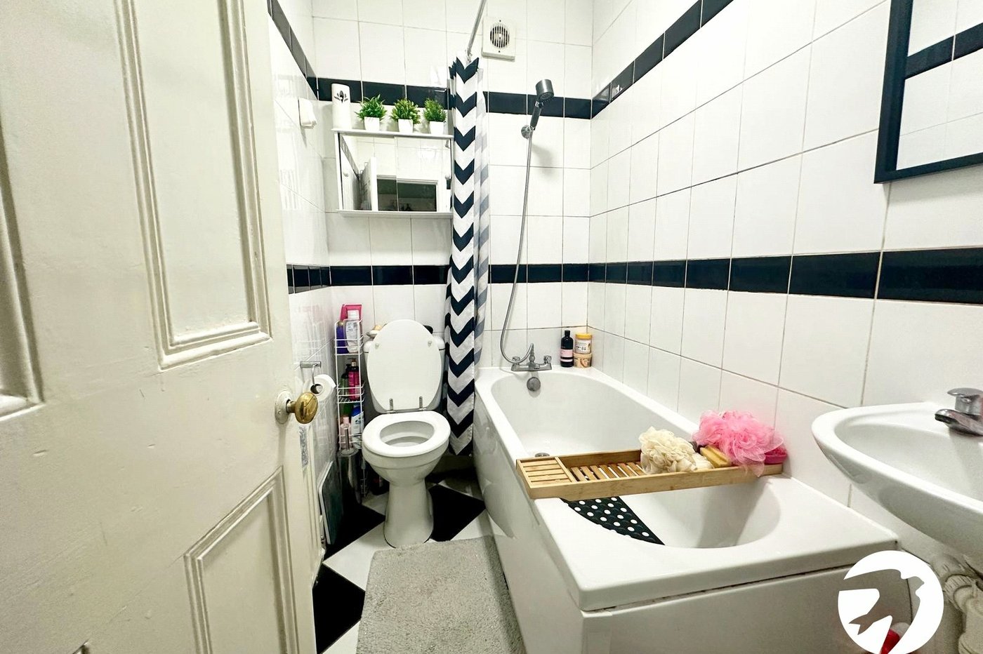 2 bedroom property for sale in London | Robinson Jackson