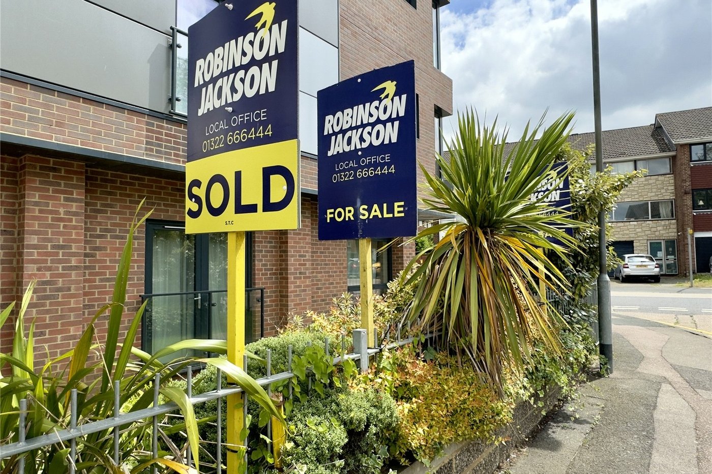 1 bedroom property for sale in Azalea Drive | Robinson Jackson