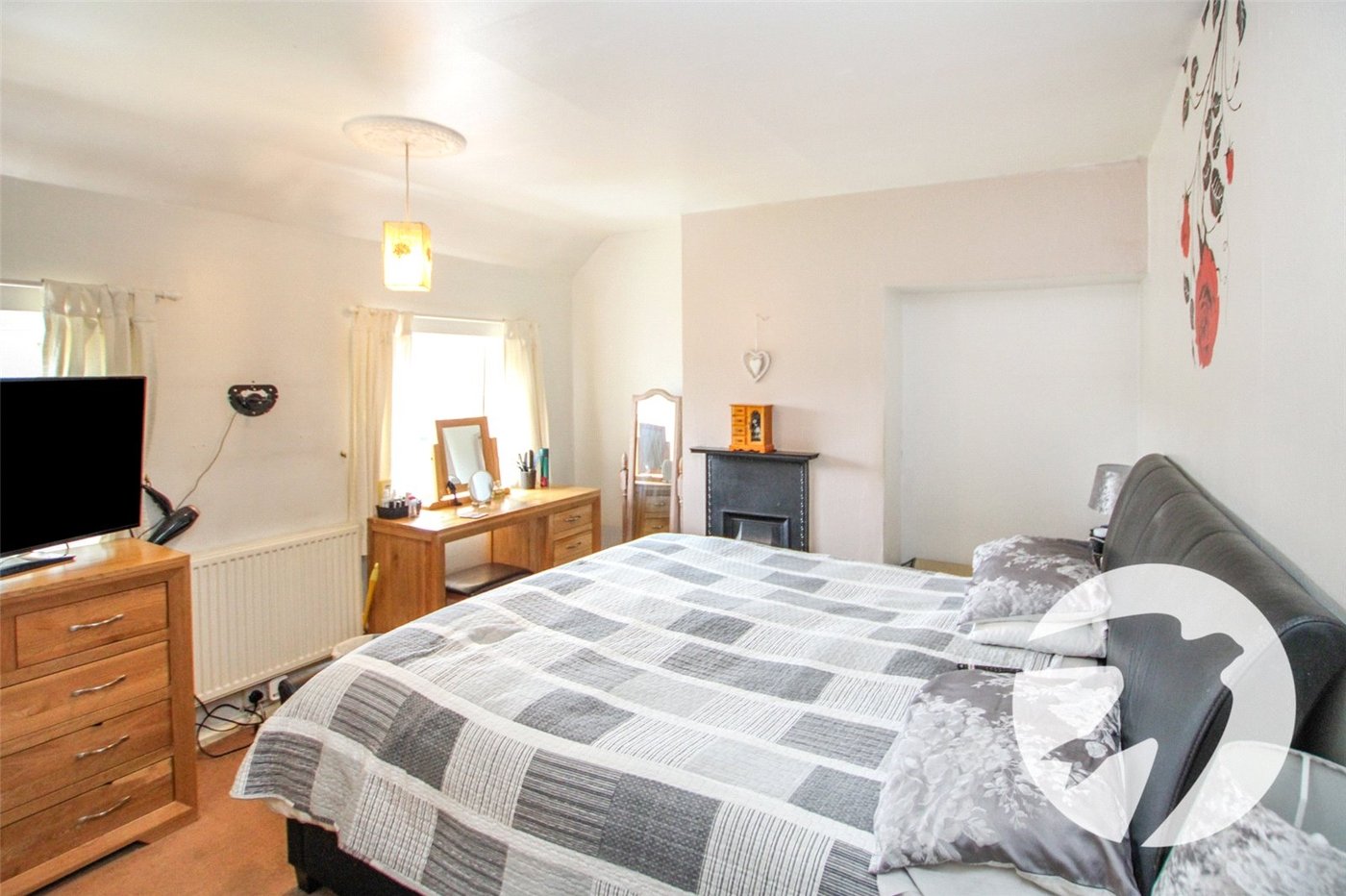 3 bedroom house for sale in London | Robinson Jackson