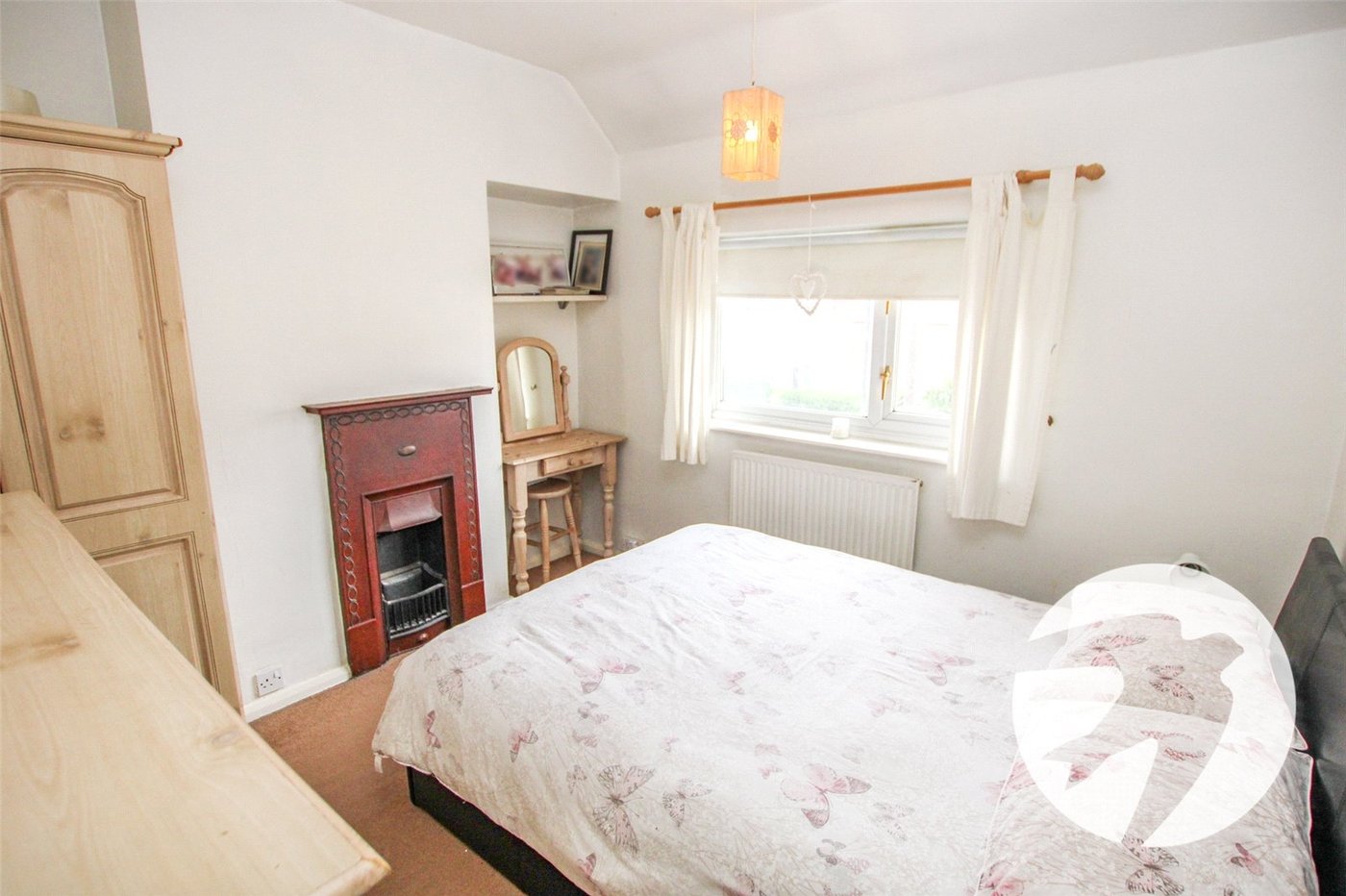 3 bedroom house for sale in London | Robinson Jackson