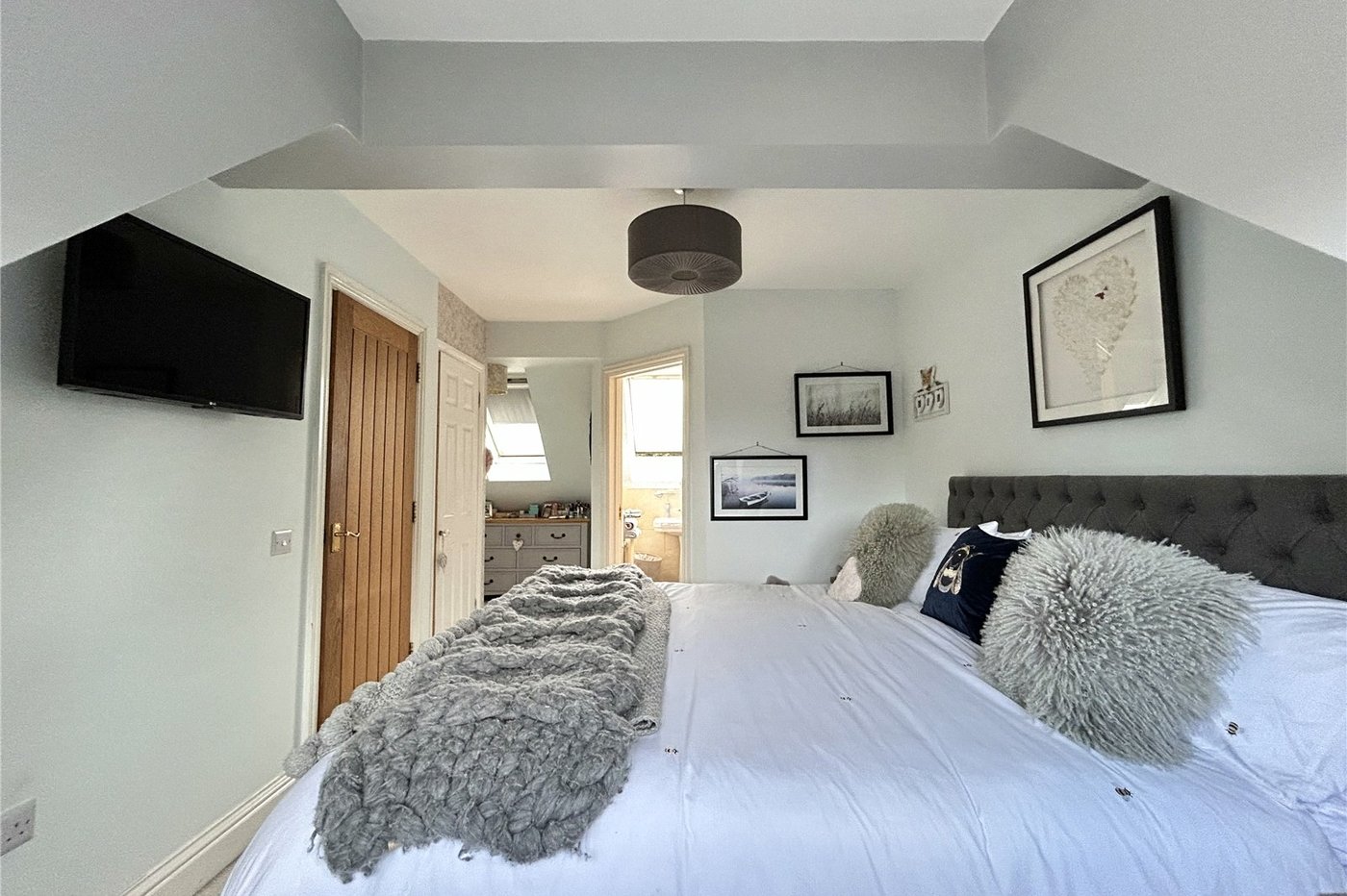 3 bedroom house for sale in Rainham | Robinson Michael & Jackson