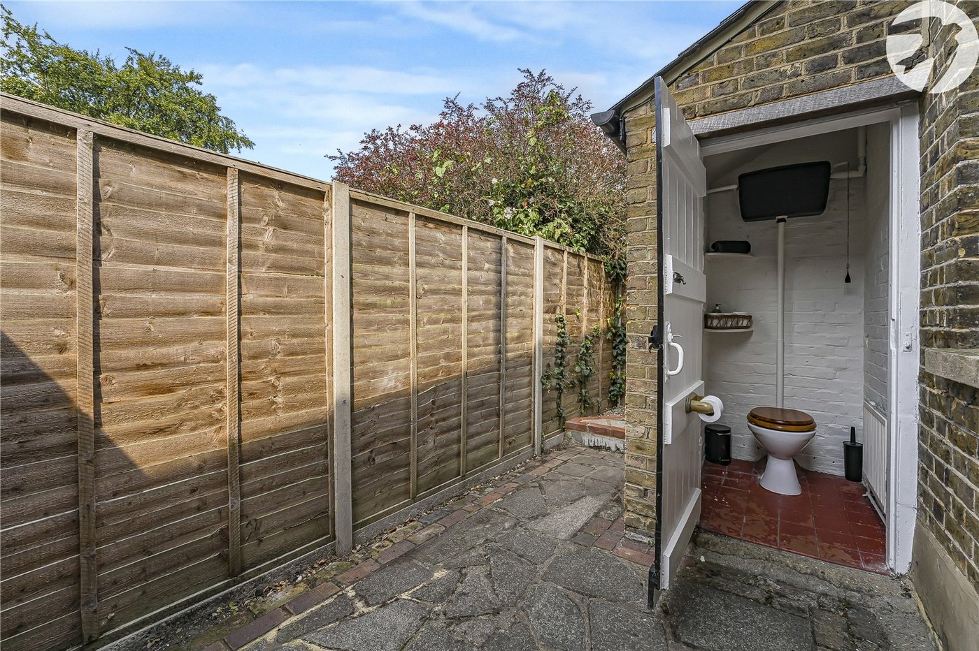 3 bedroom house for sale in Horton Kirby | Robinson Jackson