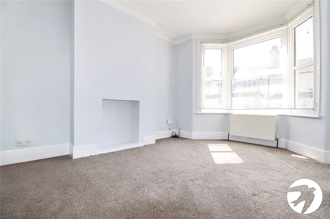 2 bedroom house for sale in London | Robinson Jackson