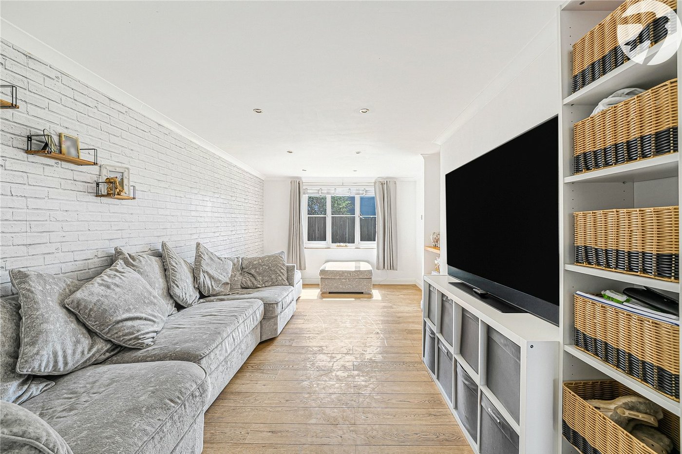 2 bedroom property for sale in Dartford | Robinson Jackson