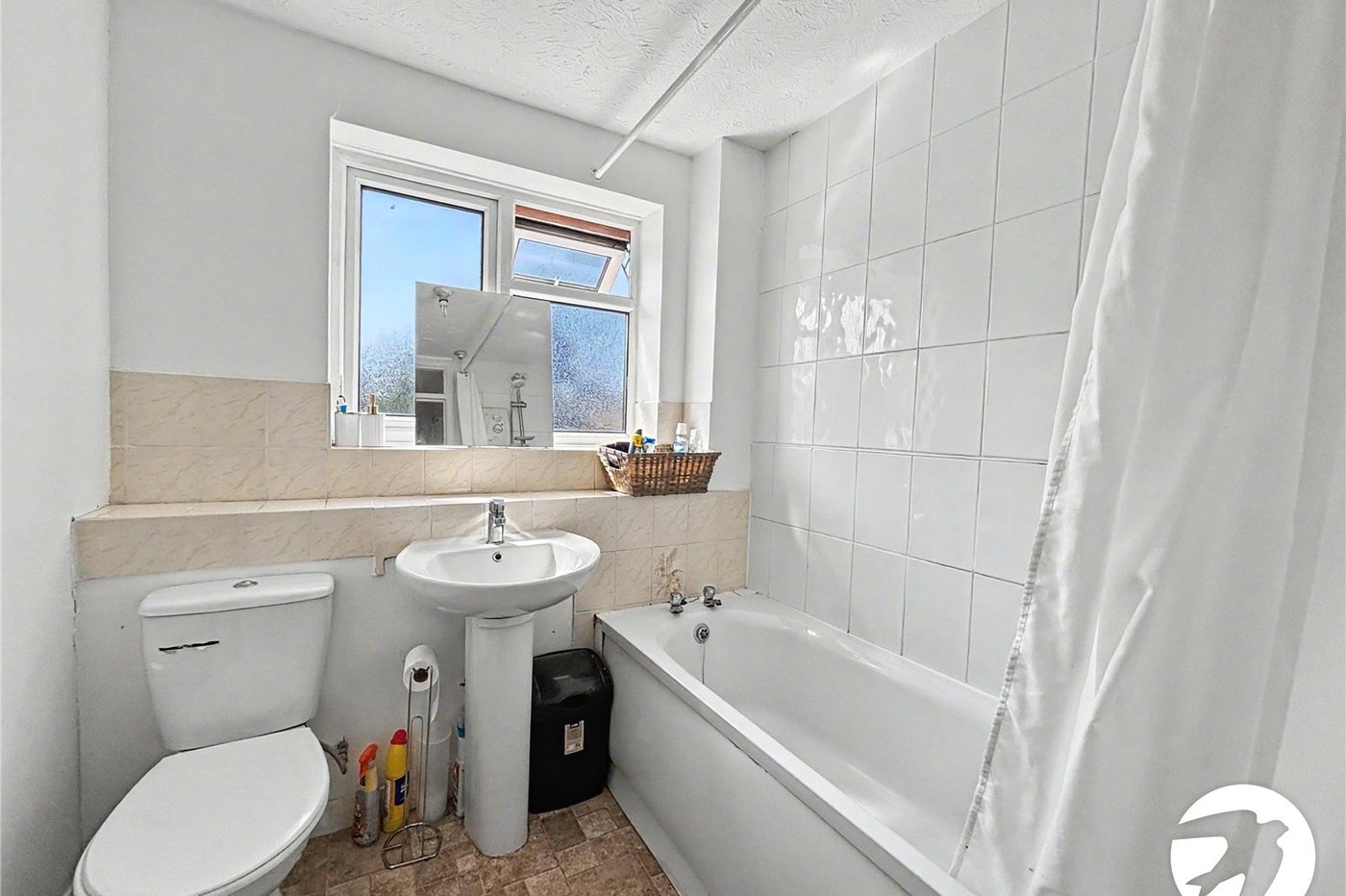 1 bedroom house for sale in Barrington Close | Robinson Michael & Jackson