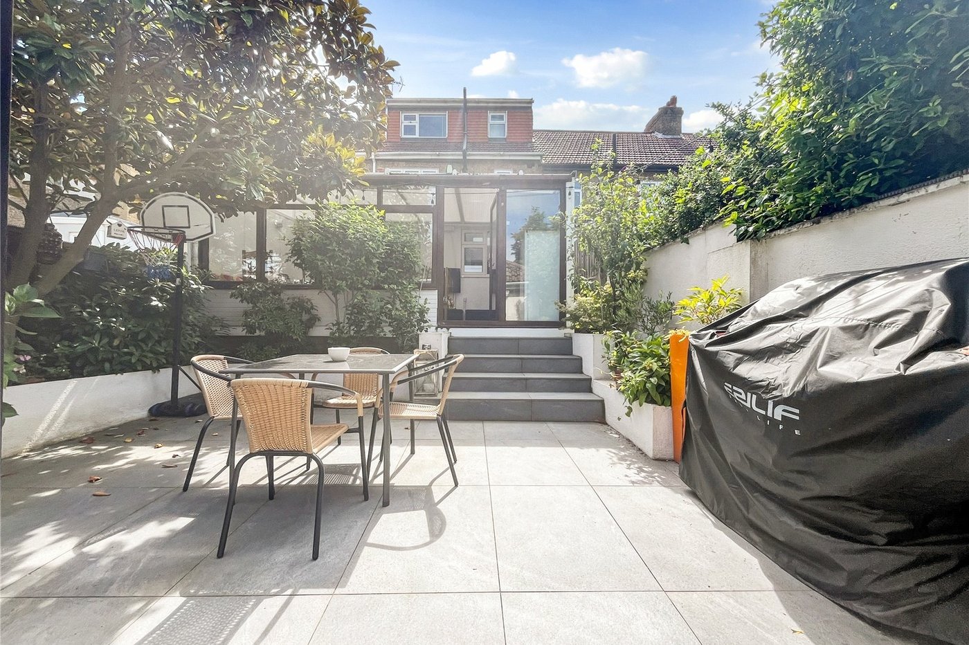 4 bedroom house for sale in Darland | Robinson Michael & Jackson