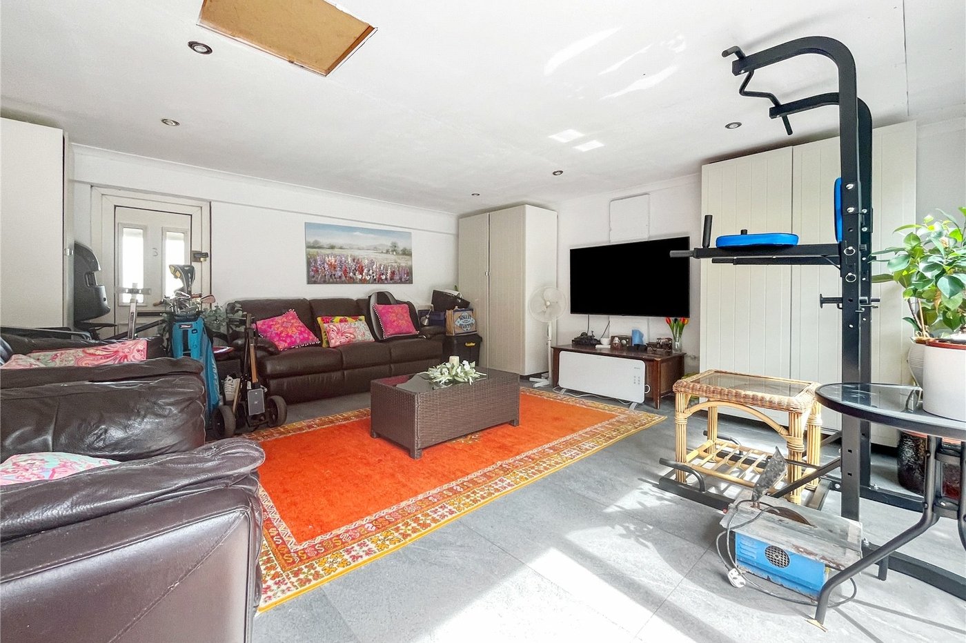 4 bedroom house for sale in Darland | Robinson Michael & Jackson