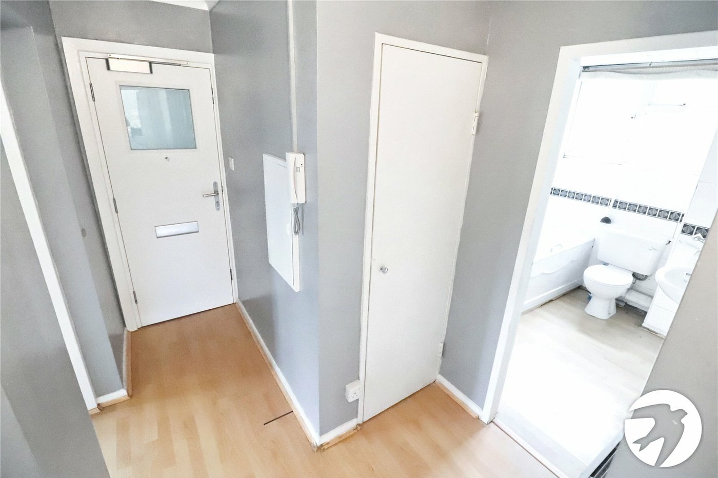 2 bedroom property for sale in London | Robinson Jackson