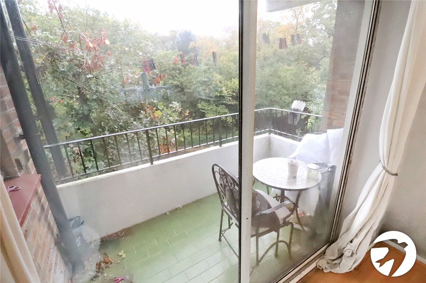 2 bedroom property for sale in London | Robinson Jackson