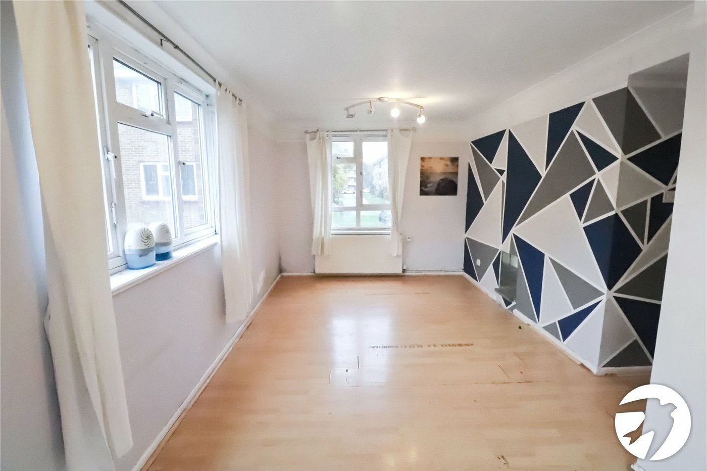 2 bedroom property for sale in London | Robinson Jackson