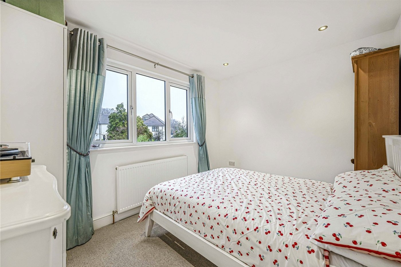 4 bedroom bungalow for sale in Bexley | Robinson Jackson