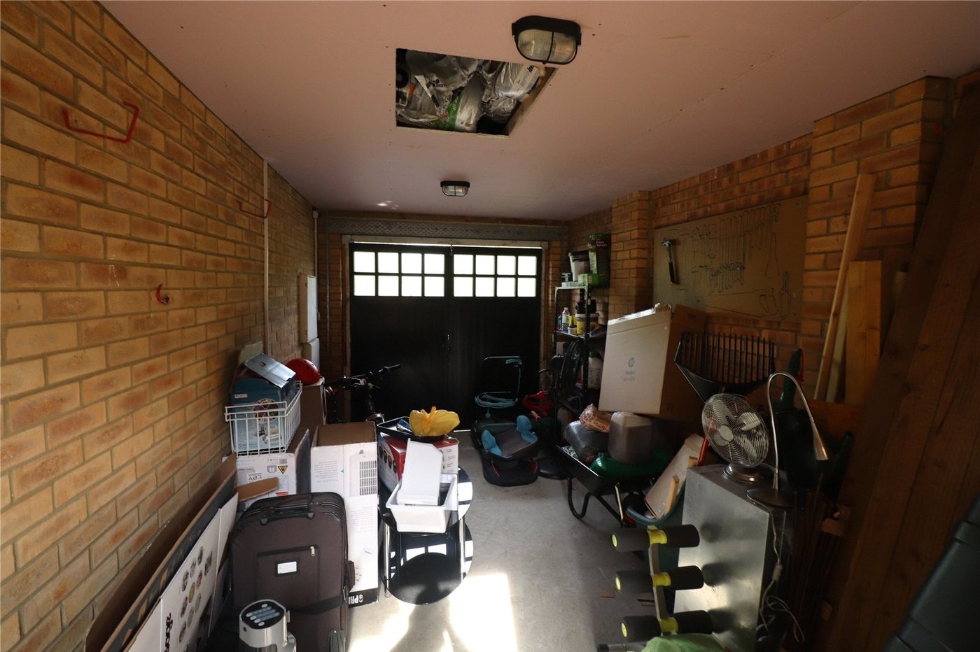 3 bedroom house for sale in London | Robinson Jackson