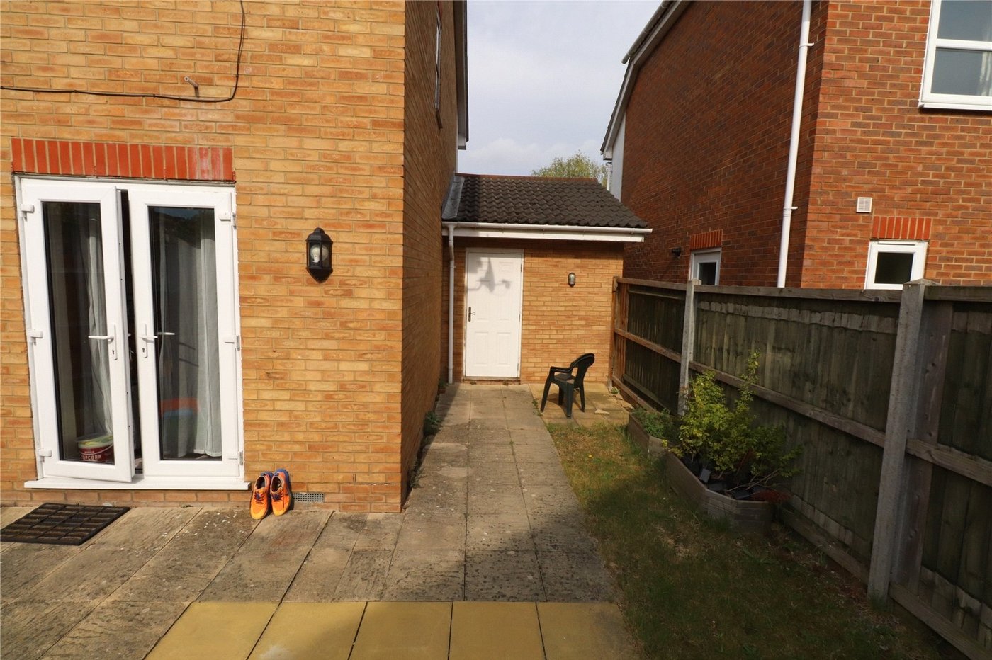 3 bedroom house for sale in London | Robinson Jackson