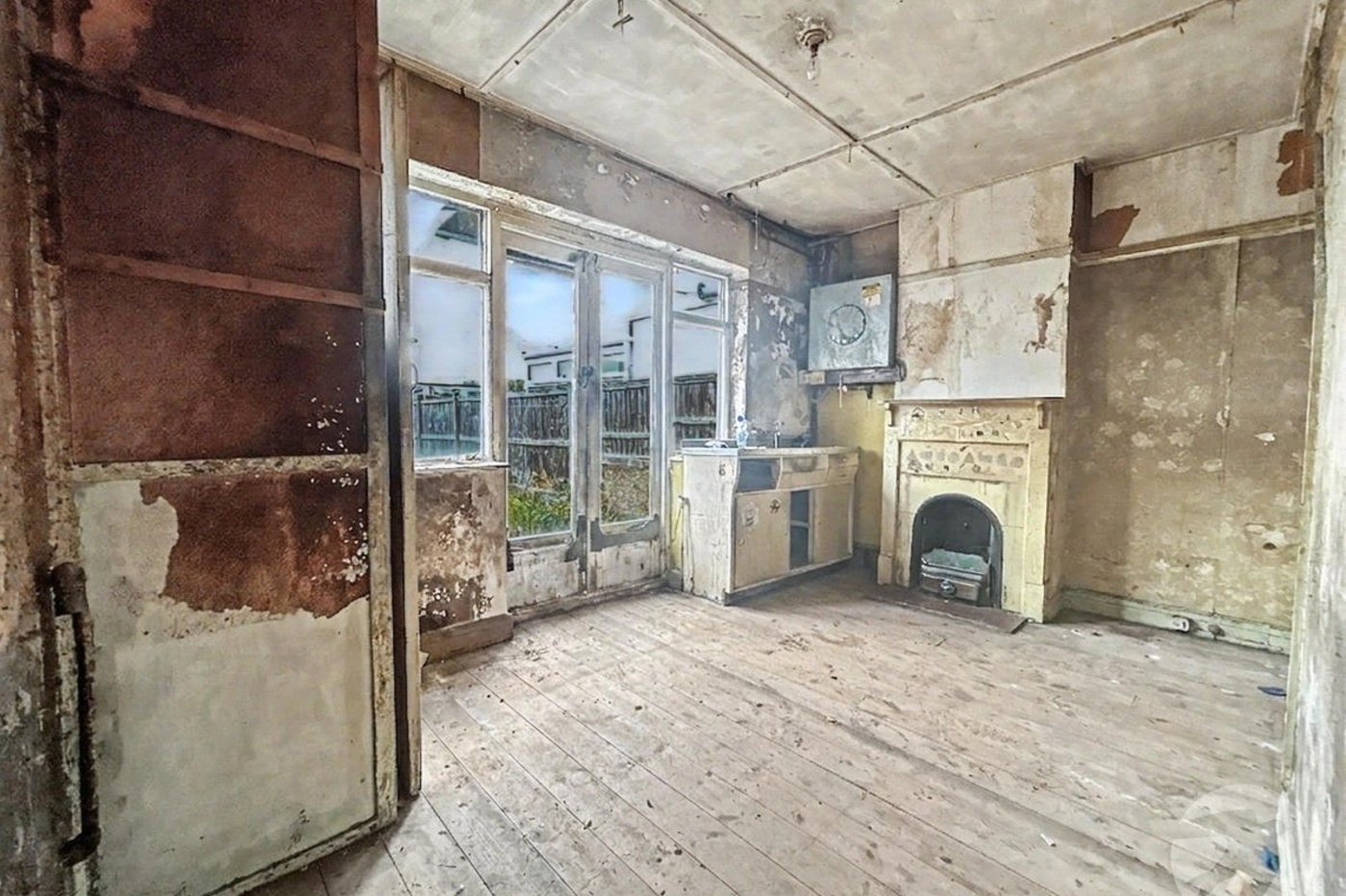 2 bedroom house for sale in South Welling | Robinson Jackson