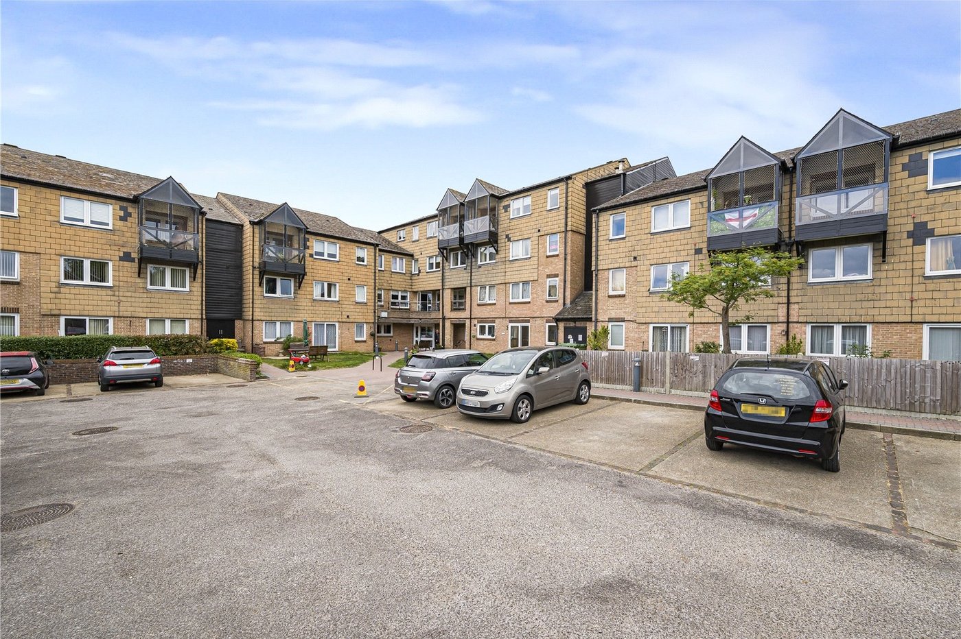 1 bedroom property for sale in The Spinney | Robinson Jackson