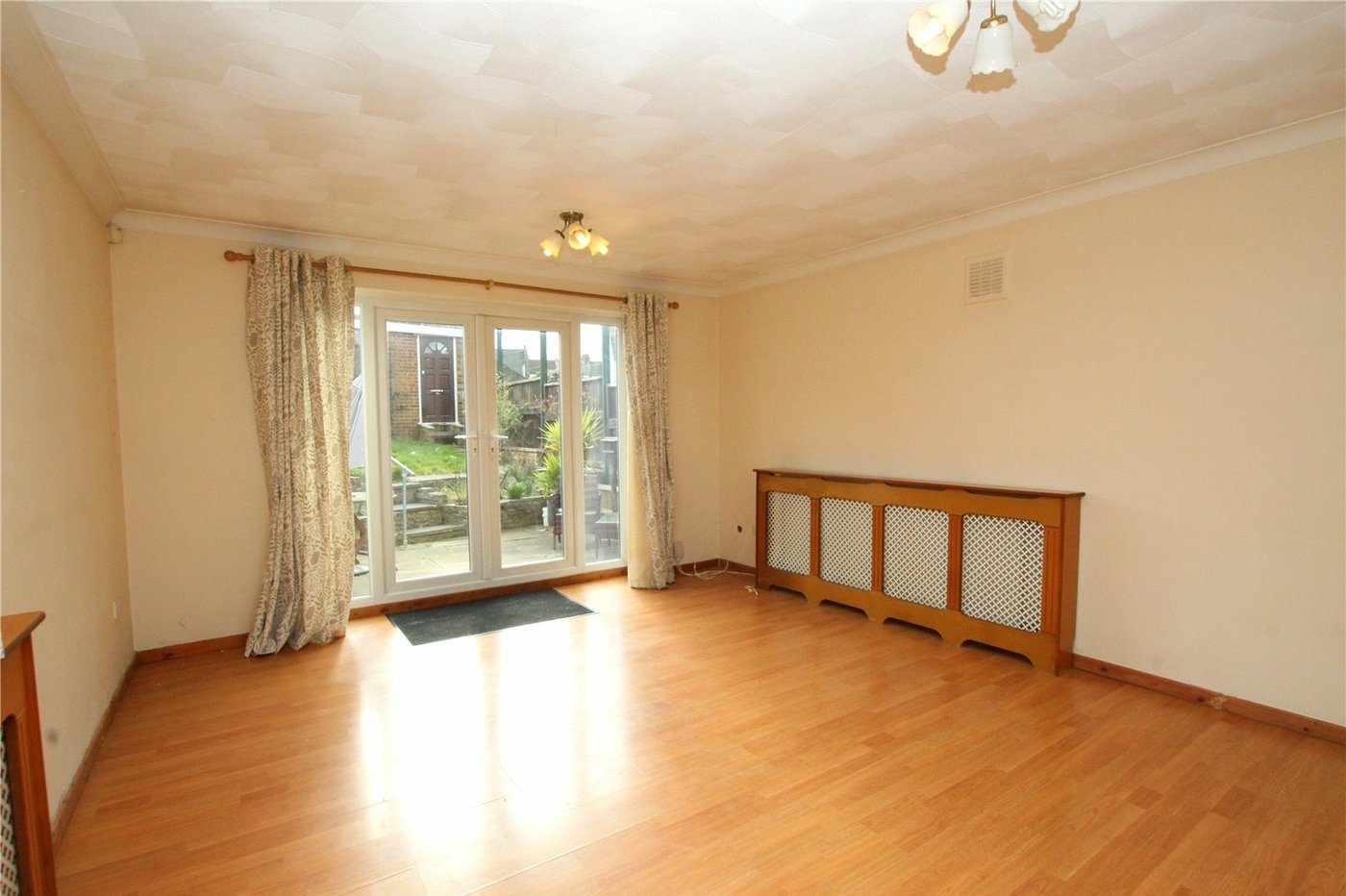 2 bedroom bungalow for sale in Plumstead | Robinson Jackson