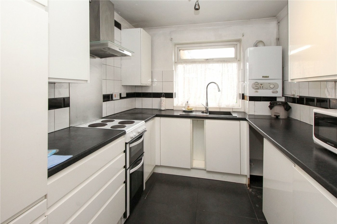 2 bedroom bungalow for sale in Plumstead | Robinson Jackson