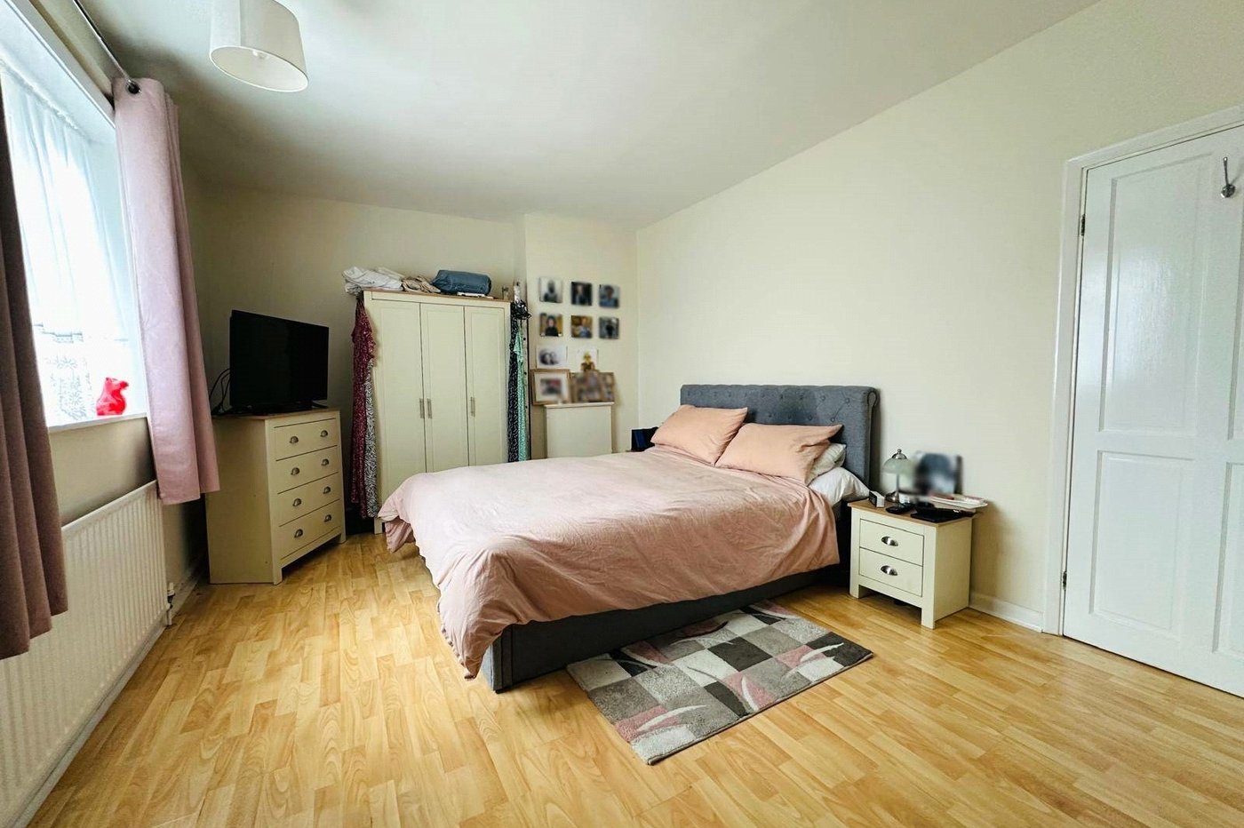 2 bedroom house for sale in Bromley | Robinson Jackson