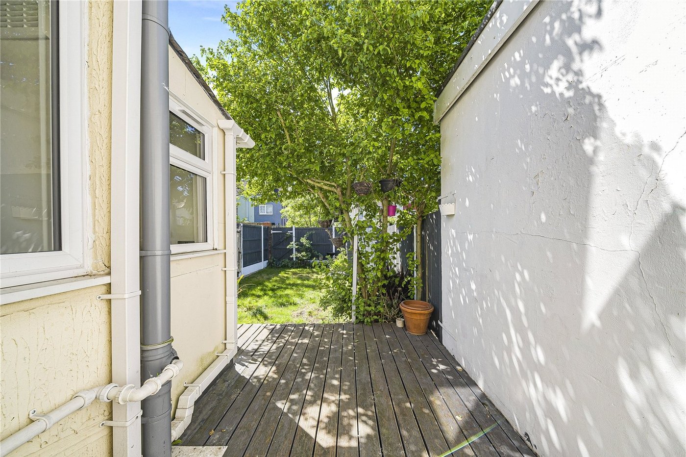 2 bedroom house for sale in Dartford | Robinson Jackson