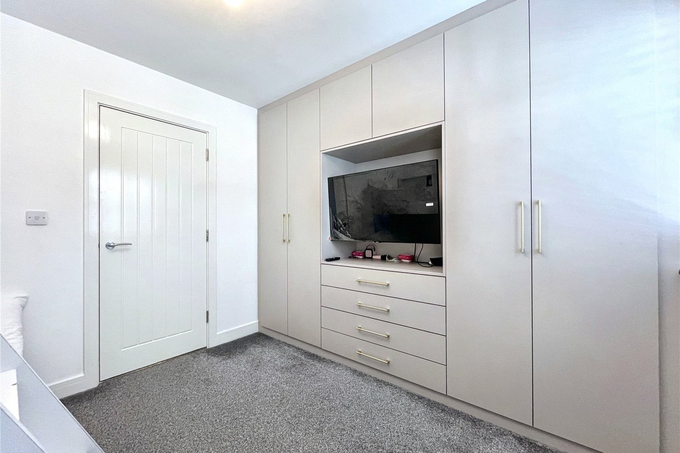 3 bedroom property for sale in Rainham | Robinson Michael & Jackson