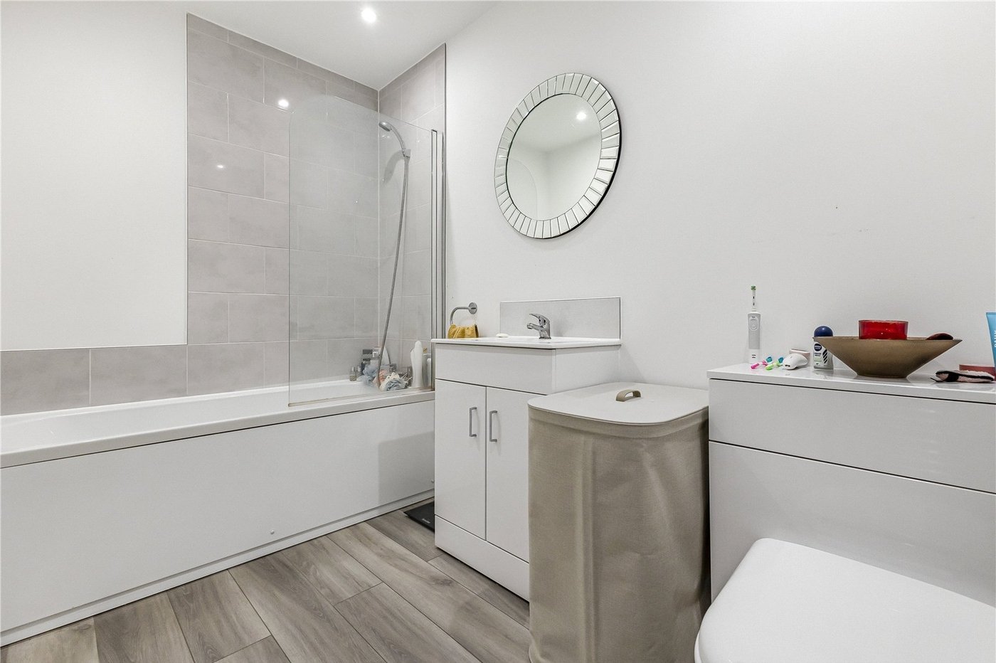 3 bedroom property for sale in Rainham | Robinson Michael & Jackson